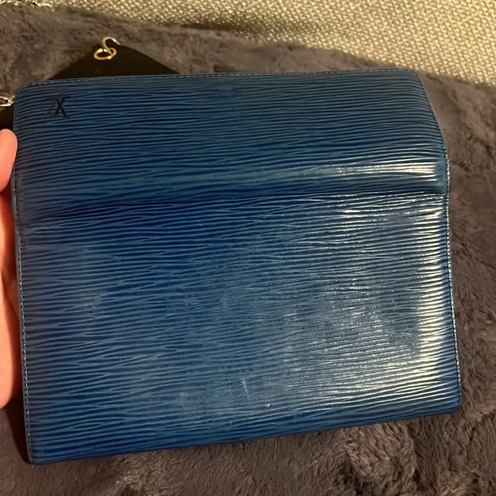 Authentic Vintage Louis Vuitton Blue Epi wallet with chain